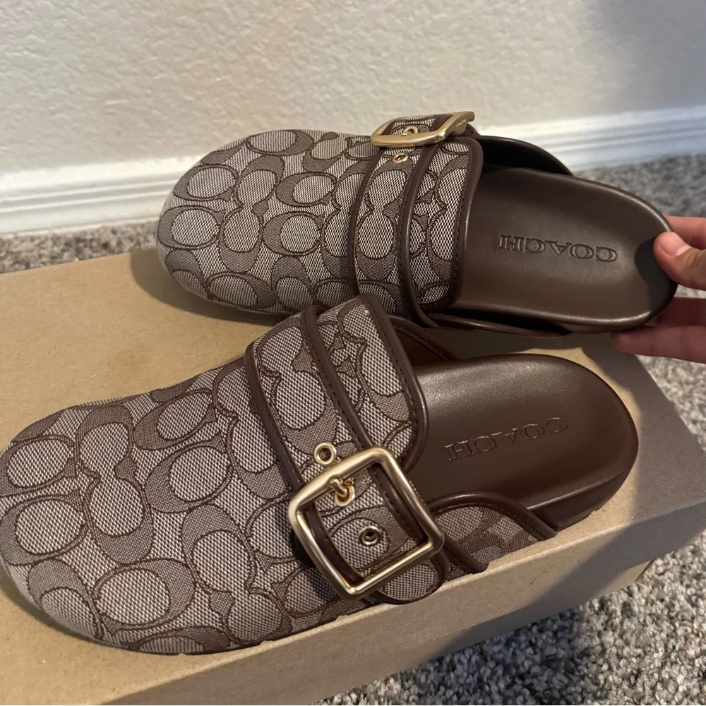 NEW! COACH Archival Buckle Clog in Signature Jacquard Oak/Maple - Picture 5 of 8